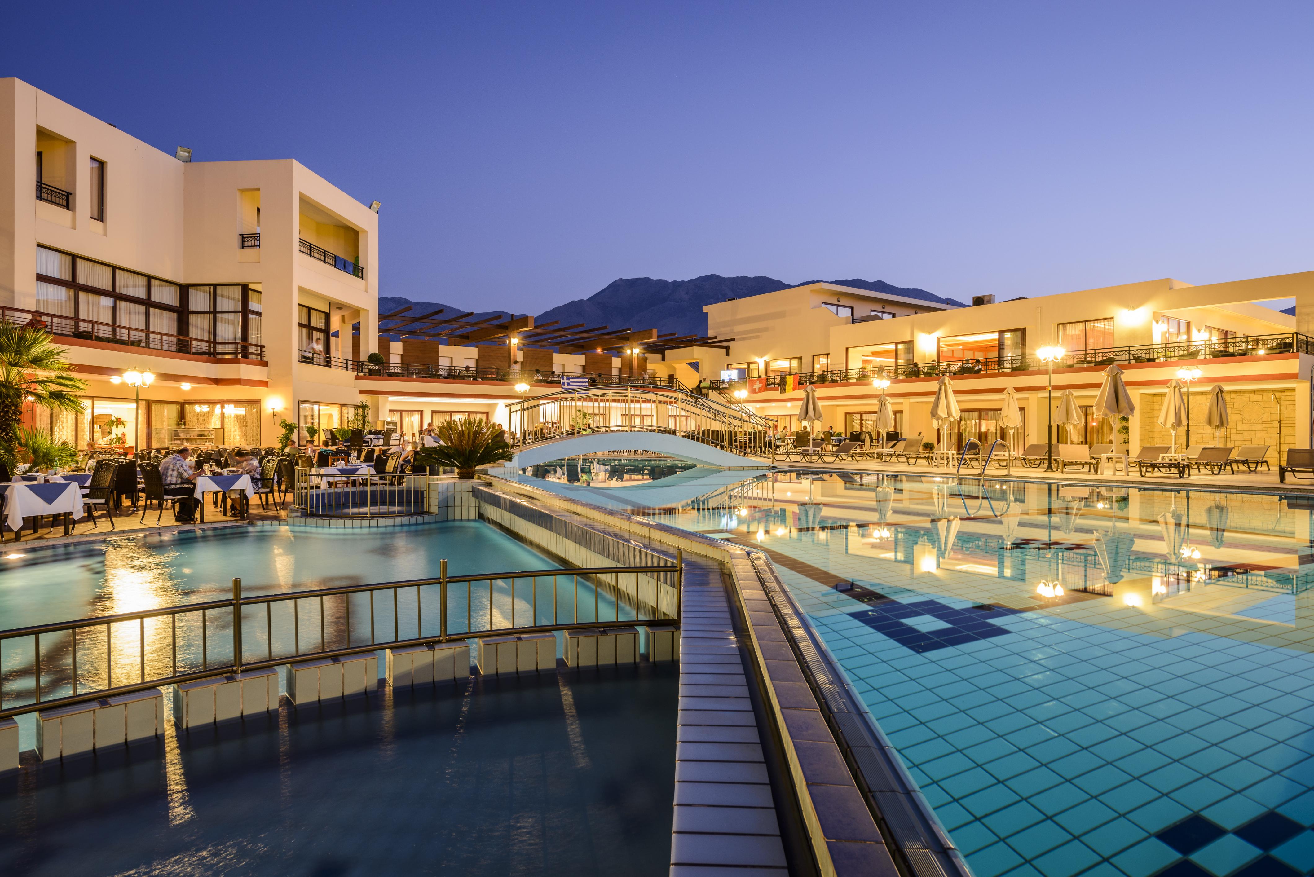 Vantaris Palace Paralia Kourna Kültér fotó