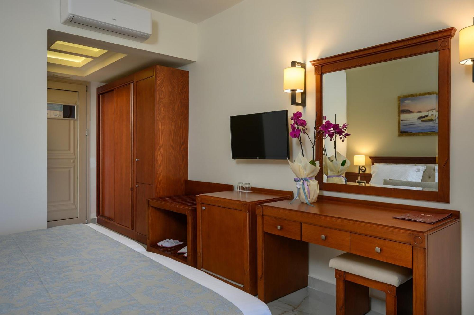 Vantaris Palace Paralia Kourna Kültér fotó