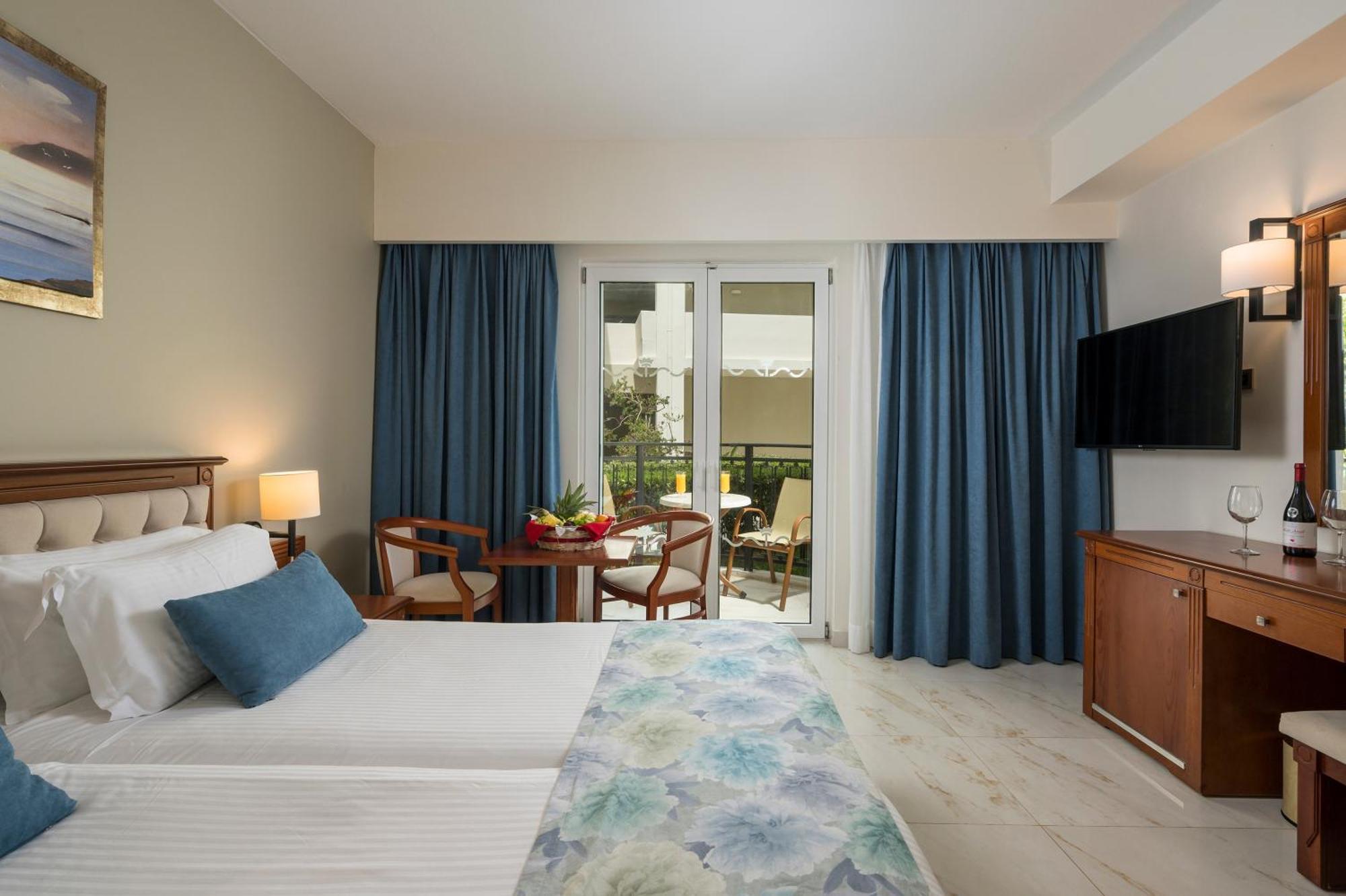 Vantaris Palace Paralia Kourna Kültér fotó